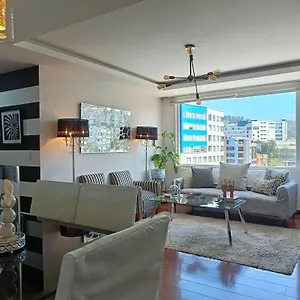 Apartamento LA MARISCAL, Sector Universidades - BALCÓN - Piso 6, Quito